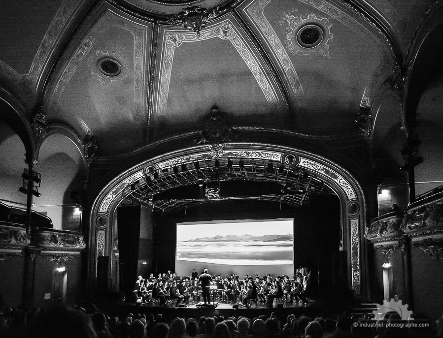 Rougge and the OHV Orchestra performing live at the Salle Poirel in Nancy